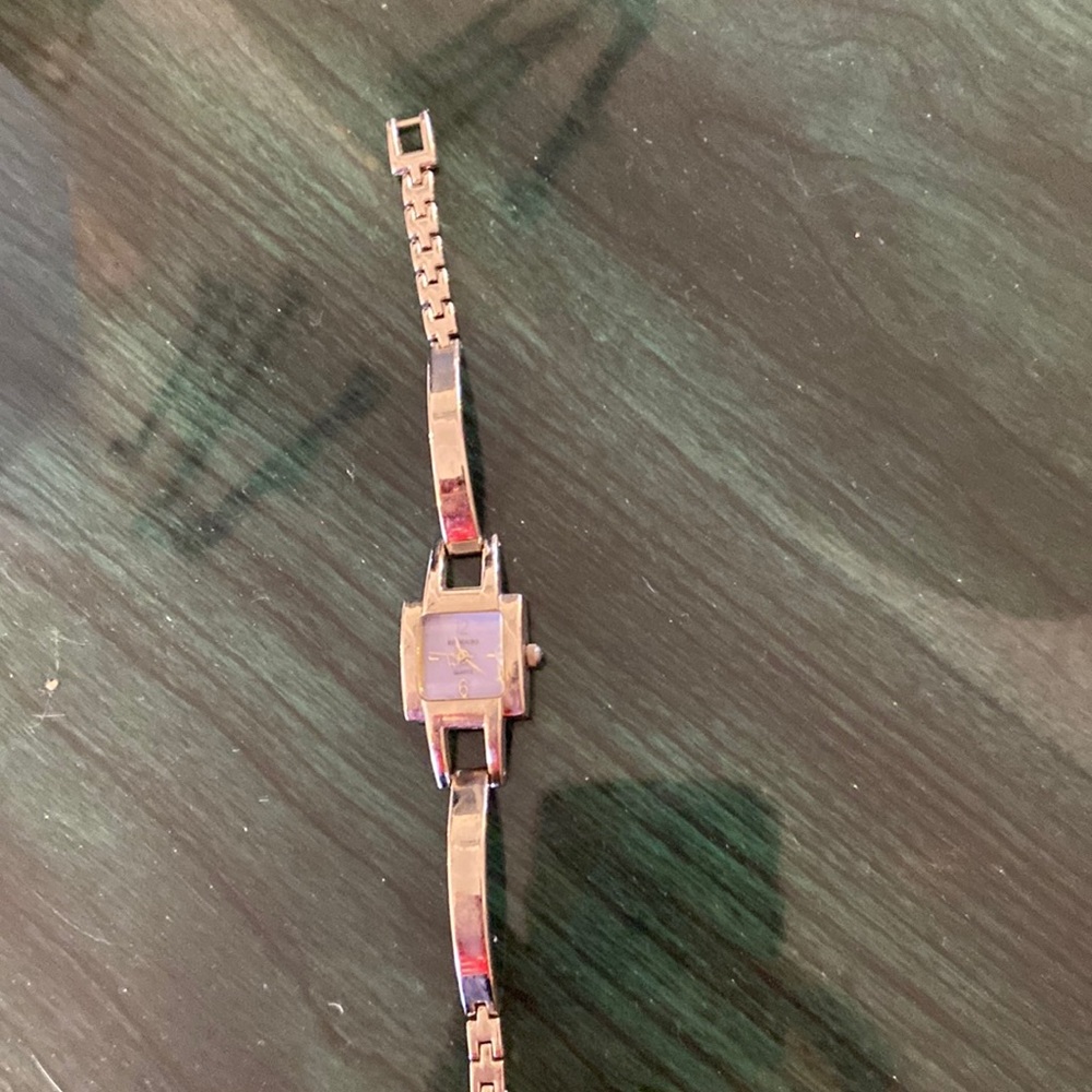 ❤️❤️❤️ Silver and purple watch